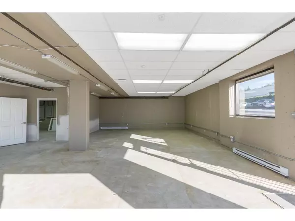 Abbotsford, BC V2T6W3,2480 MT LEHMAN RD #100