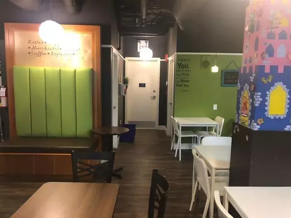 Surrey, BC V3S1R8,14885 60 AVE #8