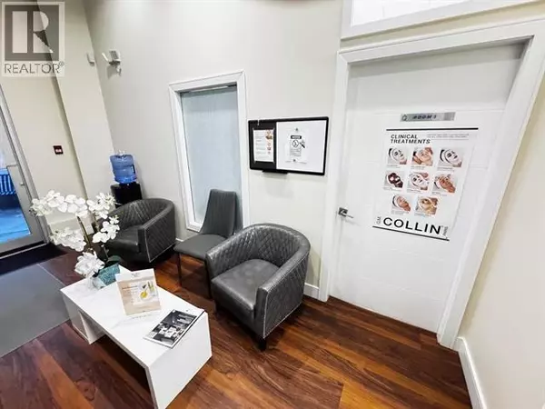 North Vancouver, BC V7M1H3,700 MARINE DR #130