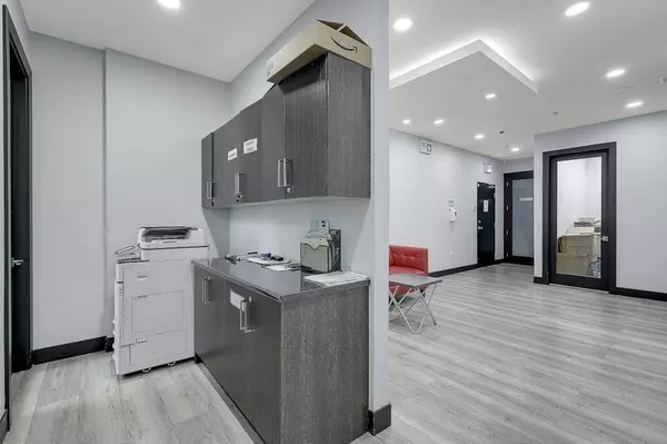 Surrey, BC V3W1R1,8128 128 #274