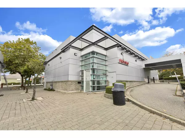 Surrey, BC V3X3K1,6398 120 ST #102