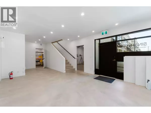 Vancouver, BC V6P4B9,9030 OAK STREET