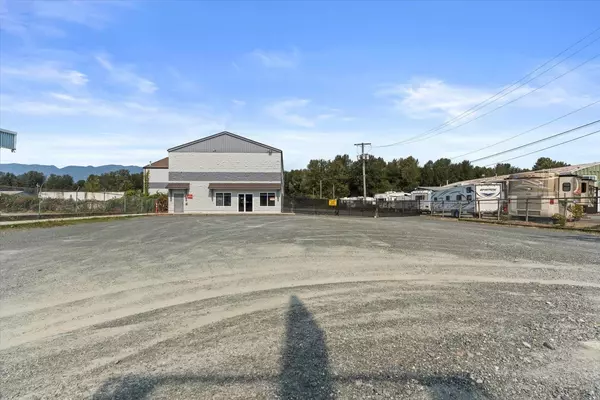 Chilliwack, BC V2R4H3,44755 YALE ROAD|West Chilliwack