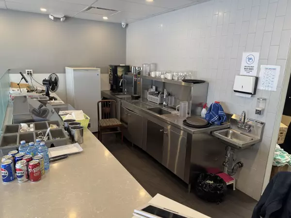 Surrey, BC V4A4N4,1712 152 STREET