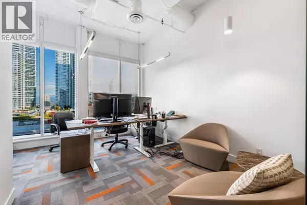 Burnaby, BC V5H0J2,6378 SILVER AVE #703