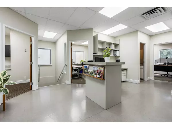 Chilliwack, BC V4Z0B2,48945 YALE RD #201