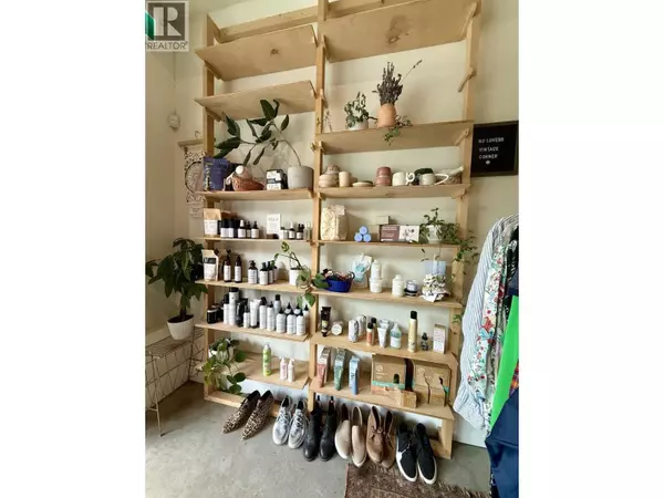 Vancouver, BC V6A2B2,247 UNION STREET