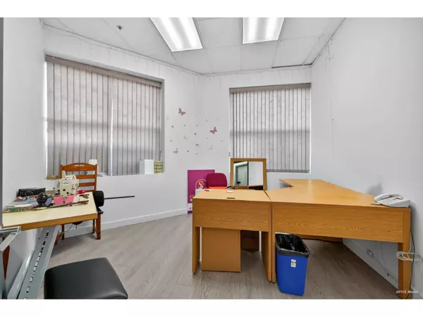 Surrey, BC V3W1R1,8140 128 ST #343