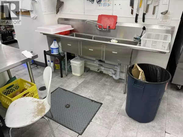 Vancouver, BC V6J1X6,1668 West BROADWAY #102