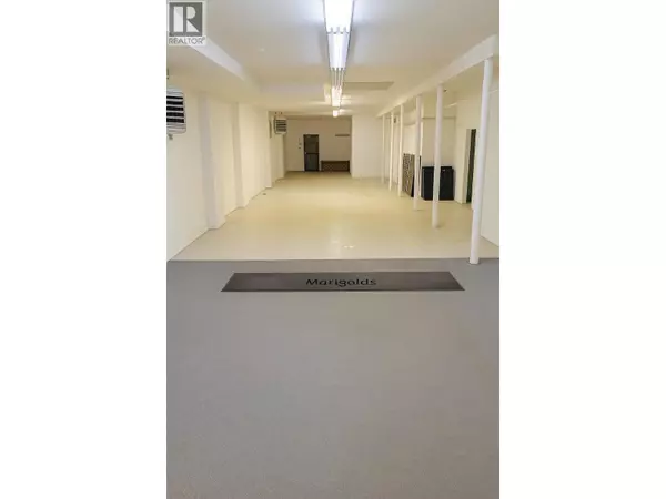 New Westminster, BC V3L3W9,416 E COLUMBIA STREET