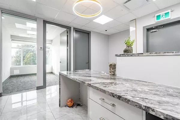 Surrey, BC V3S7J2,6678 152 ST #306