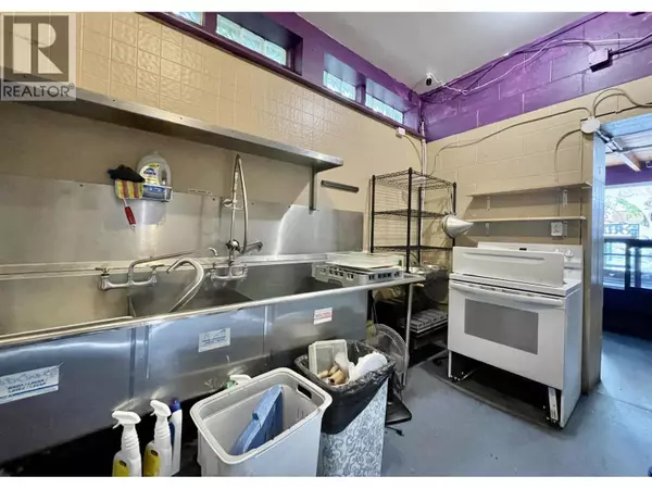 Gibsons, BC V0N1V0,292 GOWER POINT RD #2