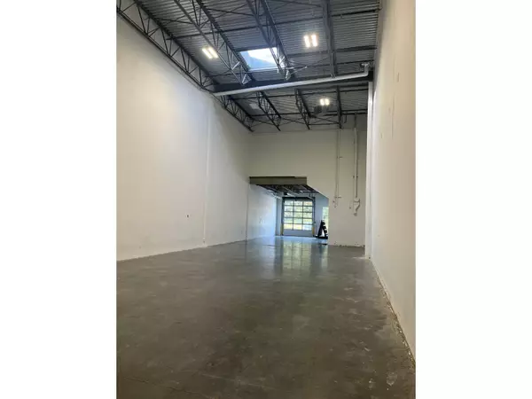 Surrey, BC V3S0B4,17280 HEATHER #305