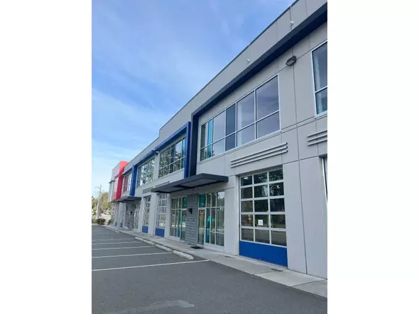 Surrey, BC V3S0B4,17280 HEATHER DR #305