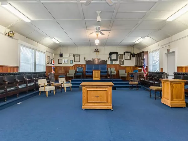 Abbotsford, BC V2S2P3,33860 PINE STREET