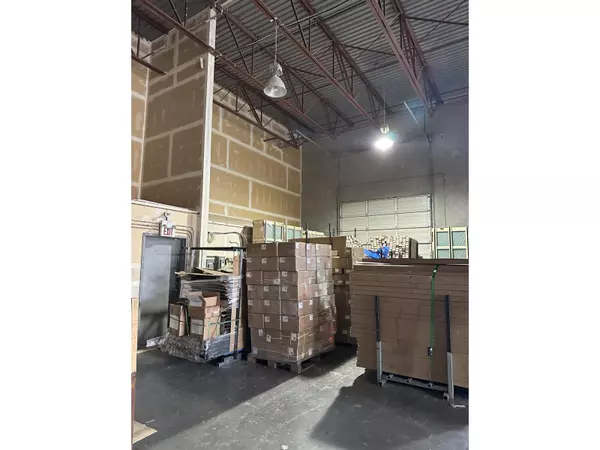 13045 84 AVE #107 & 108, Surrey, BC V3W1B3