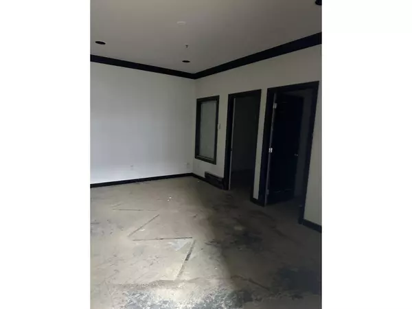 13045 84 AVE #107, Surrey, BC V3W1B3