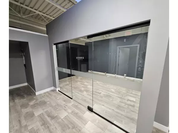 Surrey, BC V3S0Z5,15272 CROYDON DR #206