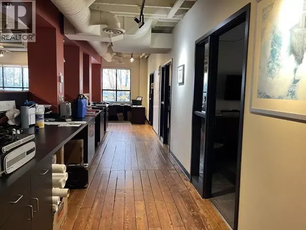 New Westminster, BC V3L3V9,131 East COLUMBIA ST #100