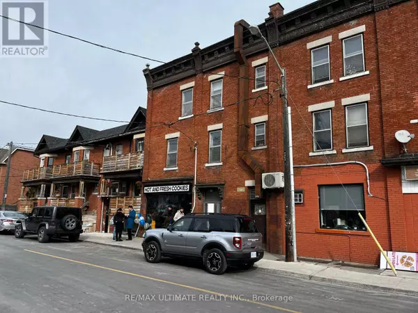 Toronto (annex), ON M6G1L2,688 BLOOR STREET W