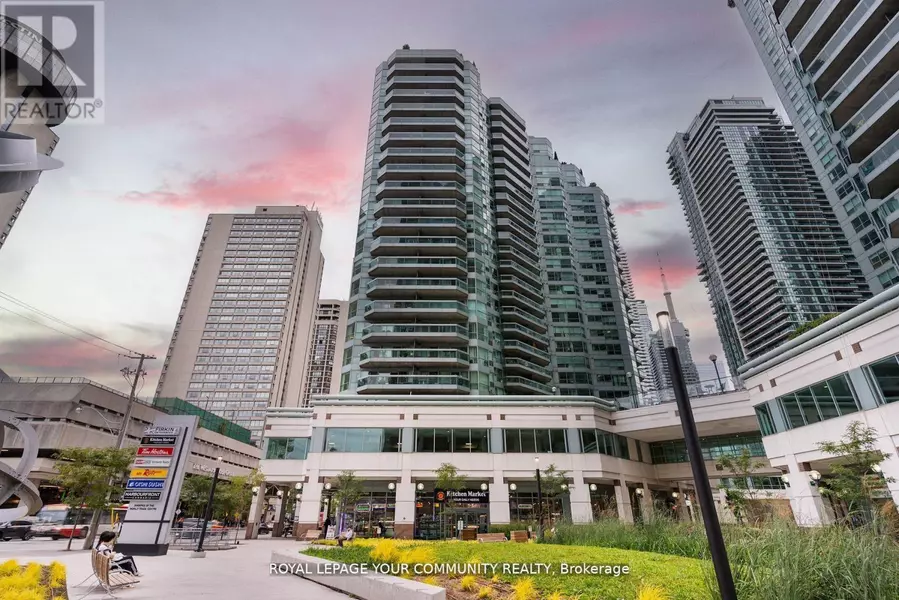 10 Queens Quay West #2402, Toronto (waterfront Communities), ON M5J2R9