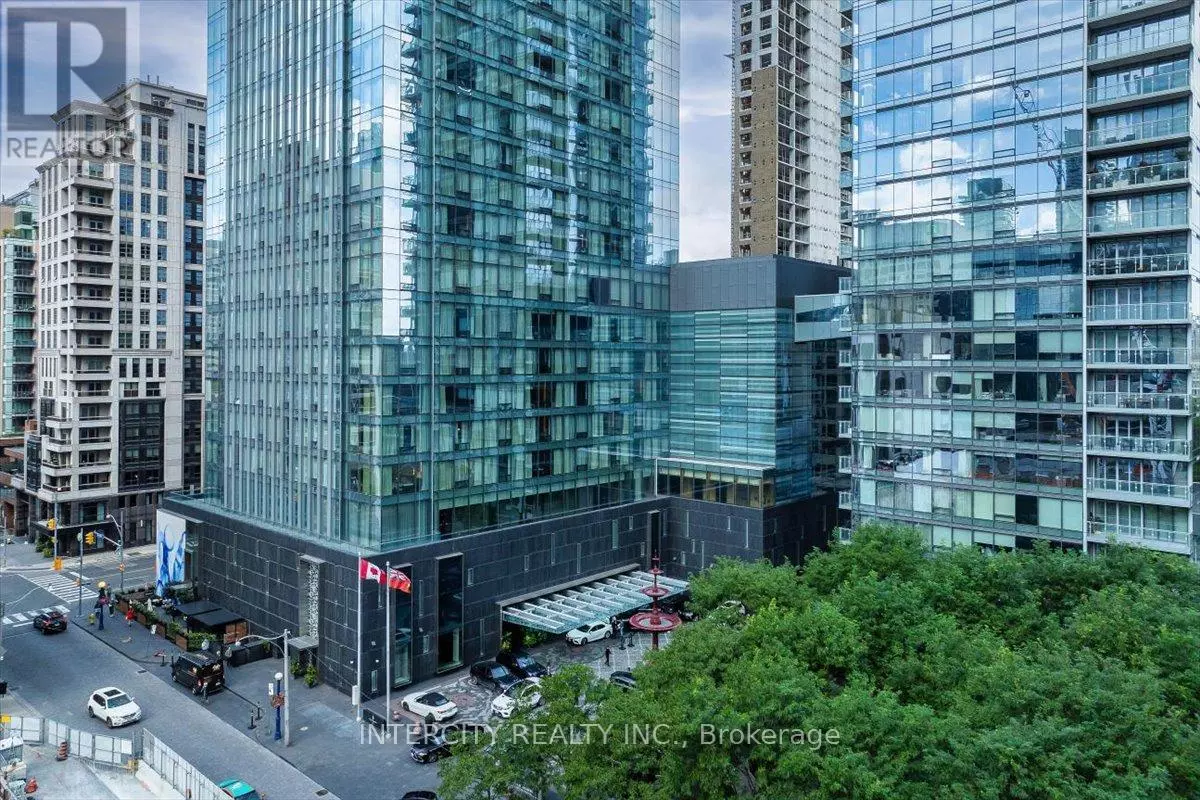 Toronto (annex), ON M4W0A3,50 Yorkville AVE #4001