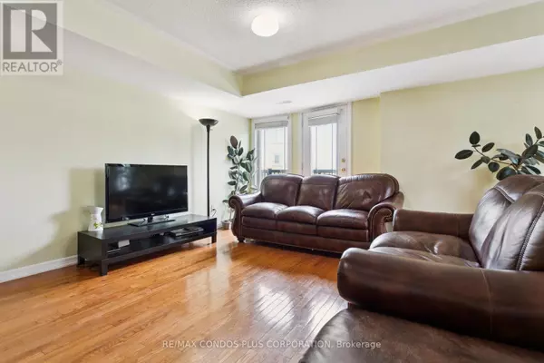 Toronto (newtonbrook West), ON M2N7G2,118 Finch AVE West #20