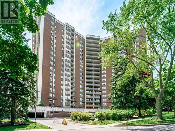 Toronto (flemingdon Park), ON M3C1A4,5 Vicora Linkway #407