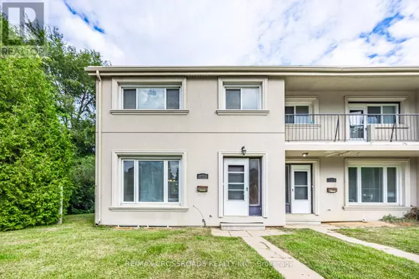 Toronto (banbury-don Mills), ON M3C1R6,1068 LAWRENCE AVENUE E