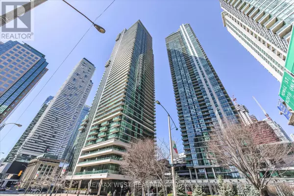 Toronto (waterfront Communities), ON M5J2Z3,33 Bay ST #1504