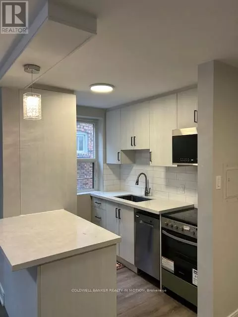 Toronto (lawrence Park North), ON M4N2N4,3474 Yonge ST #124