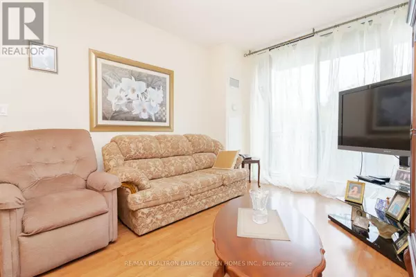 Toronto (st. Andrew-windfields), ON M2P2H1,28 William Carson CRES #815