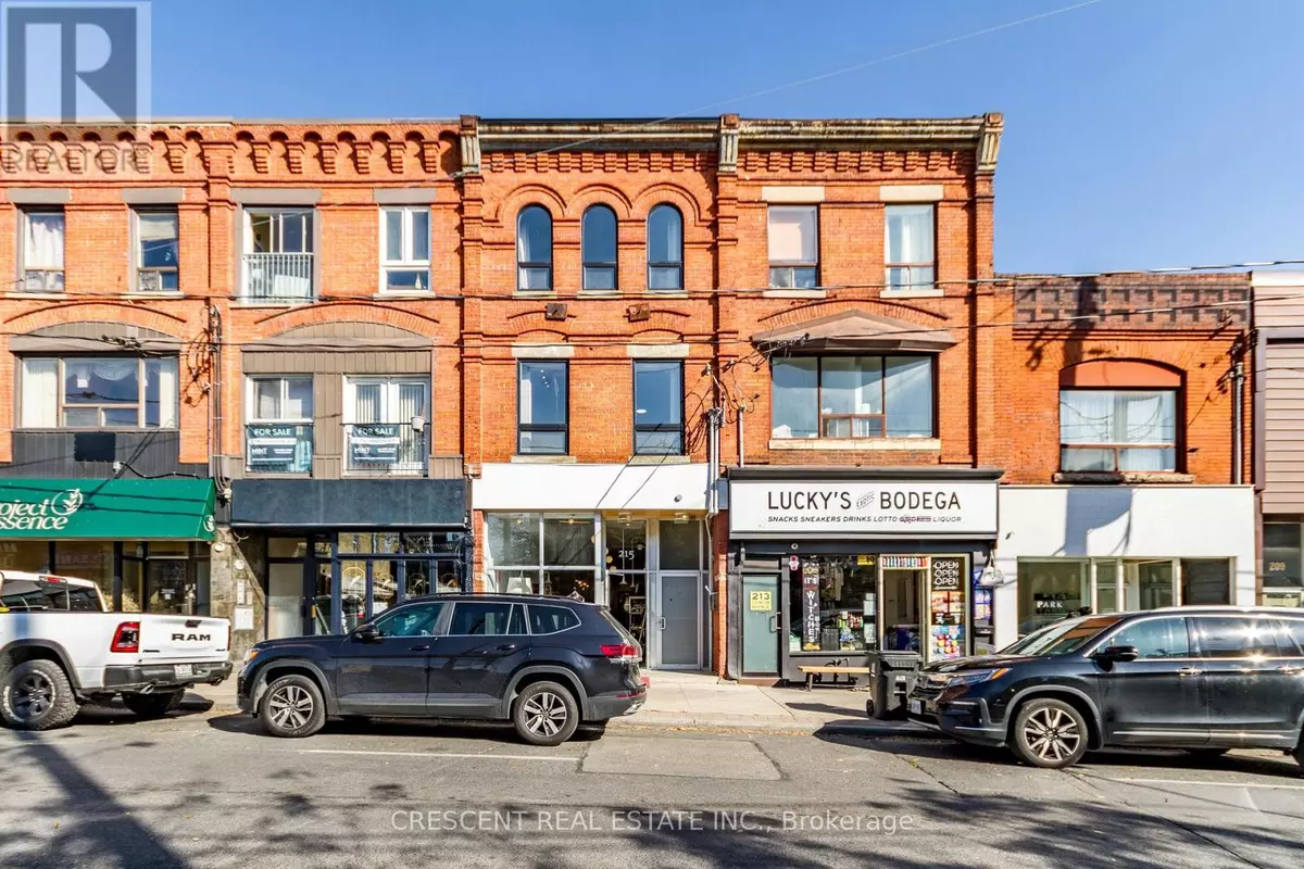 Toronto (trinity-bellwoods), ON M6J2Z8,215 Ossington AVE #2nd flr