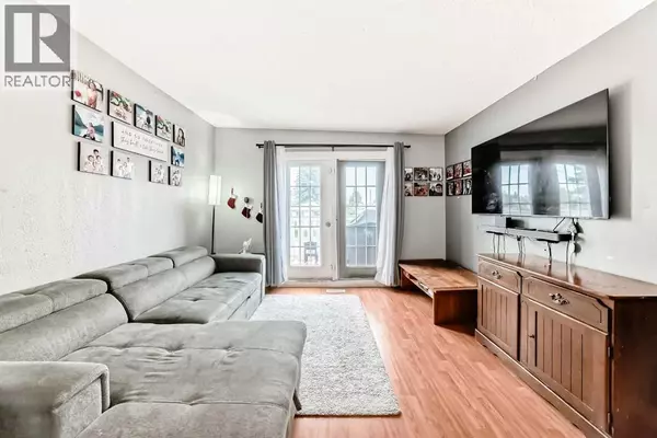 Calgary, AB T2A3N9,203 Penbrooke Close SE