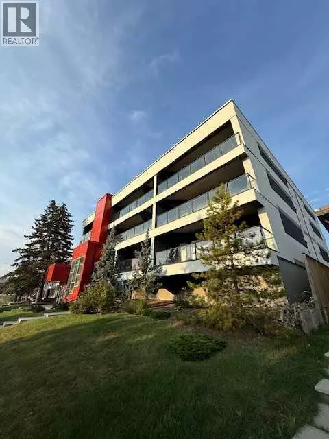 Calgary, AB T3C1T8,102, 1629 38 Street SW