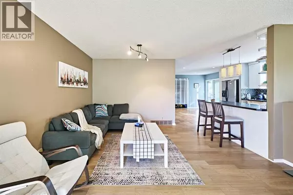8414 Berwick Road NW, Calgary, AB T3K1E5