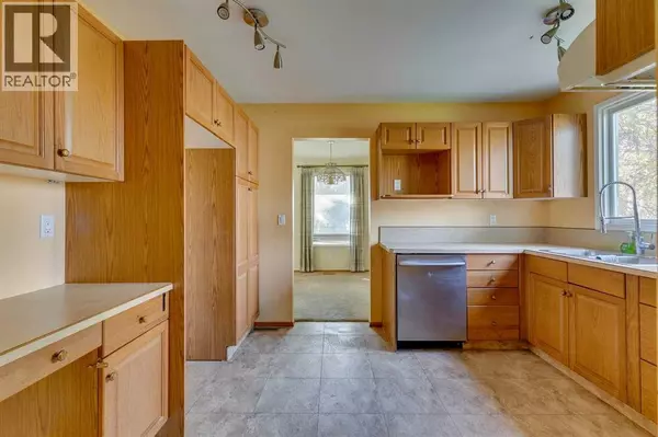 Calgary, AB T2J3C8,1204 Lake Sylvan Drive SE