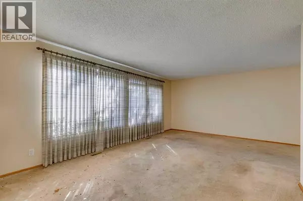 Calgary, AB T2J3C8,1204 Lake Sylvan Drive SE