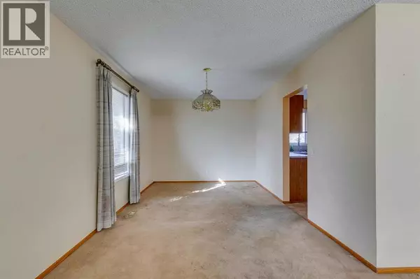 Calgary, AB T2J3C8,1204 Lake Sylvan Drive SE