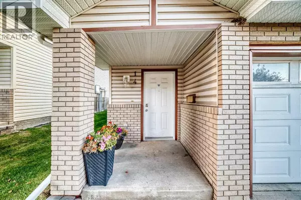 Calgary, AB T2B0B6,14 Dover Mews SE