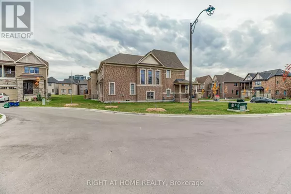 Oshawa (windfields), ON L1L0R7,204 MIYAKO COURT