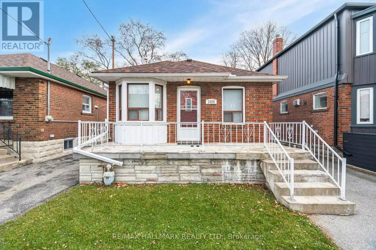 Toronto (danforth Village-east York), ON M4J4C9,1029 GREENWOOD AVENUE