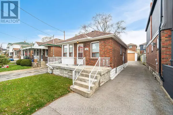 Toronto (danforth Village-east York), ON M4J4C9,1029 GREENWOOD AVENUE