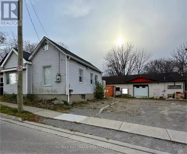 33 HALL STREET, Oshawa (central), ON L1H2Y7