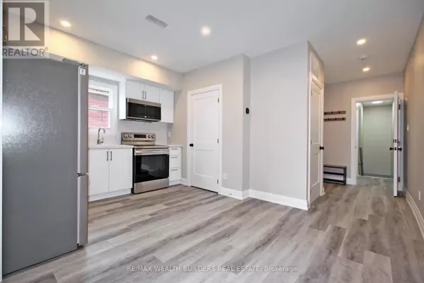 Toronto (south Riverdale), ON M4M1Y6,756 Gerrard ST East #2B