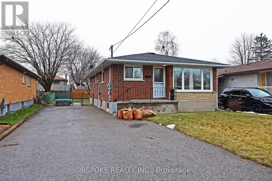 74 Valdez CT #Main, Oshawa (vanier), ON L1J5W9