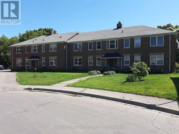 32 Lasalle CT #6, Oshawa (o'neill), ON L1H5Y1