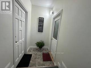 174 Ritson RD South #201, Oshawa (central), ON L1H5H5