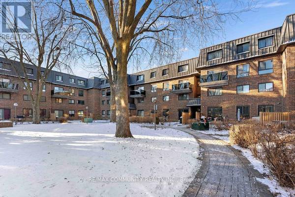 43 Taunton RD East #17, Oshawa (centennial), ON L1G3T6