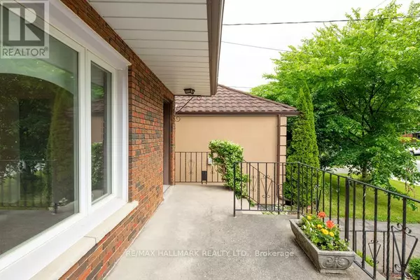 Toronto (birchcliffe-cliffside), ON M1N3R9,40 CLAREMORE AVENUE